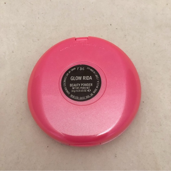 MAC Glow Rida Beauty Powder - Picture 5 of 6
